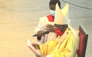 Le président Gbagbo assiste à sa première messe à la Cathédrale Saint Paul du Plateau