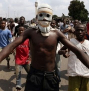 Côte d’Ivoire- Affrontement à la machette entre des ”microbes”, suspension des cours dans des écoles d’Abobo