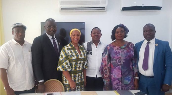 Inscription en ligne : Le groupe parlementaire “Vox Populi” dénonce le report du débat sur le sujet à l’Assemblée nationale