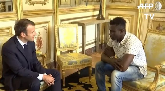 Paris: le Malien qui a sauvé un enfant reçu à l’Elysée