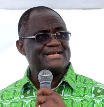 Guikahué désavoué et en difficulté au cours d’une réunion Pdci chez Bédié à Daoukro