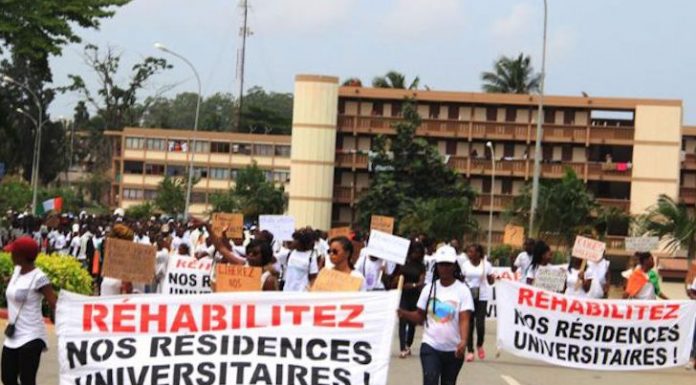 Abidjan : Des membres de la Fesci bloquent des entrées de l’université de Cocody