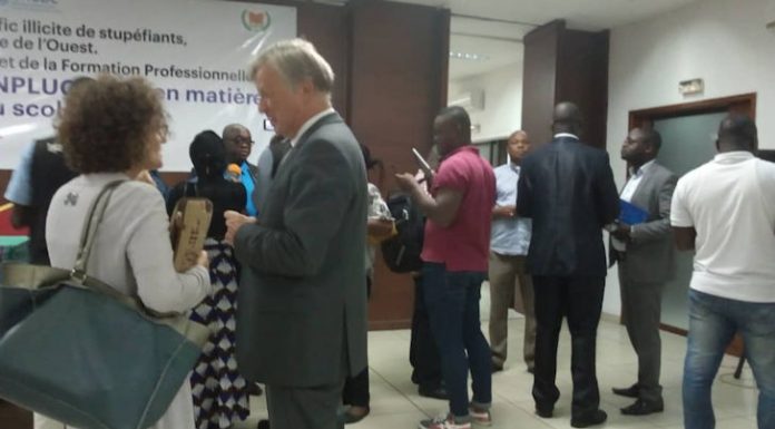 Video: Hôtel Ivotel Abidjan / Atelier : Lutte contre la consommation de la Drogue en milieu scolaire