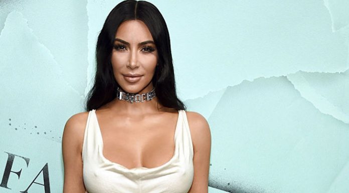 La «déesse» Kardashian (ou plutôt sa tenue) excite à nouveau le Net