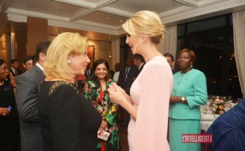 La Première Dame offre un dîner à Ivanka Trump et à la délégation américaine