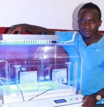 Serge Armel Njidjou, inventeur d’une couveuse made in Cameroon interactive