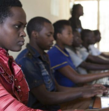 La Fondation Mastercard, United States International University-Africa et Arizona State University unissent leurs efforts pour renforcer les capacités d’apprentissage en ligne en Afrique et au-delà.