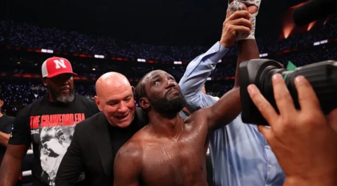 Terence Crawford détrône Canelo et entre dans l’histoire