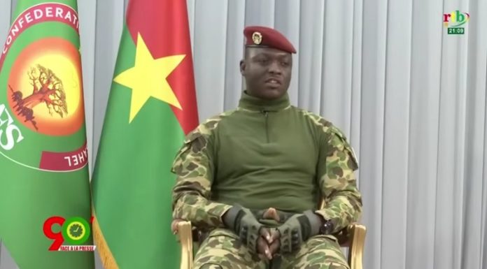 Le Capitaine Ibrahim Traoré répond aux questions de la presse nationale et internationale