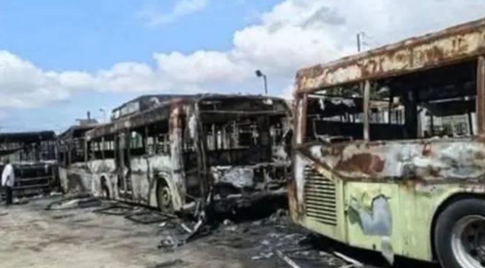 Incendie au dépôt Sotra d’Abobo : 19 bus détruits, une enquête ouverte