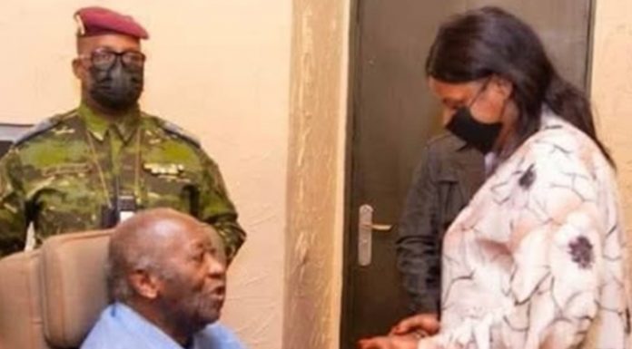 Mme Dosso, porte-parole des familles des retenus politiques fait pleurer tout le monde