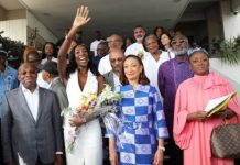 Miss Univers 2025 : Olivia Yacé accueillie en reine à Abidjan