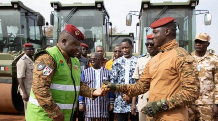 Initiative présidentielle Faso Mêbo: plus de 200 engins pour accélérer le bitumage des routes