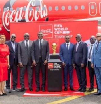 Football: Le trophée de la Coupe du monde fait escale à Abidjan