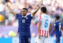 Les Bleus s’imposent 1-0 face au Paraguay et rejoignent le Maroc
